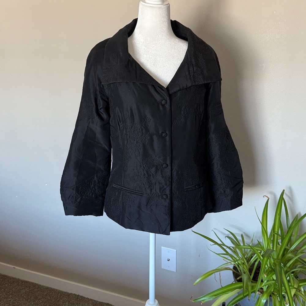 VTG Elegant Silk Black‎ Embroidered Lady Jacket SZ 8 old money quite luxury EUC